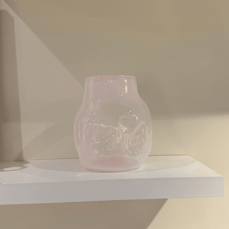 Åpen lys rosa vase