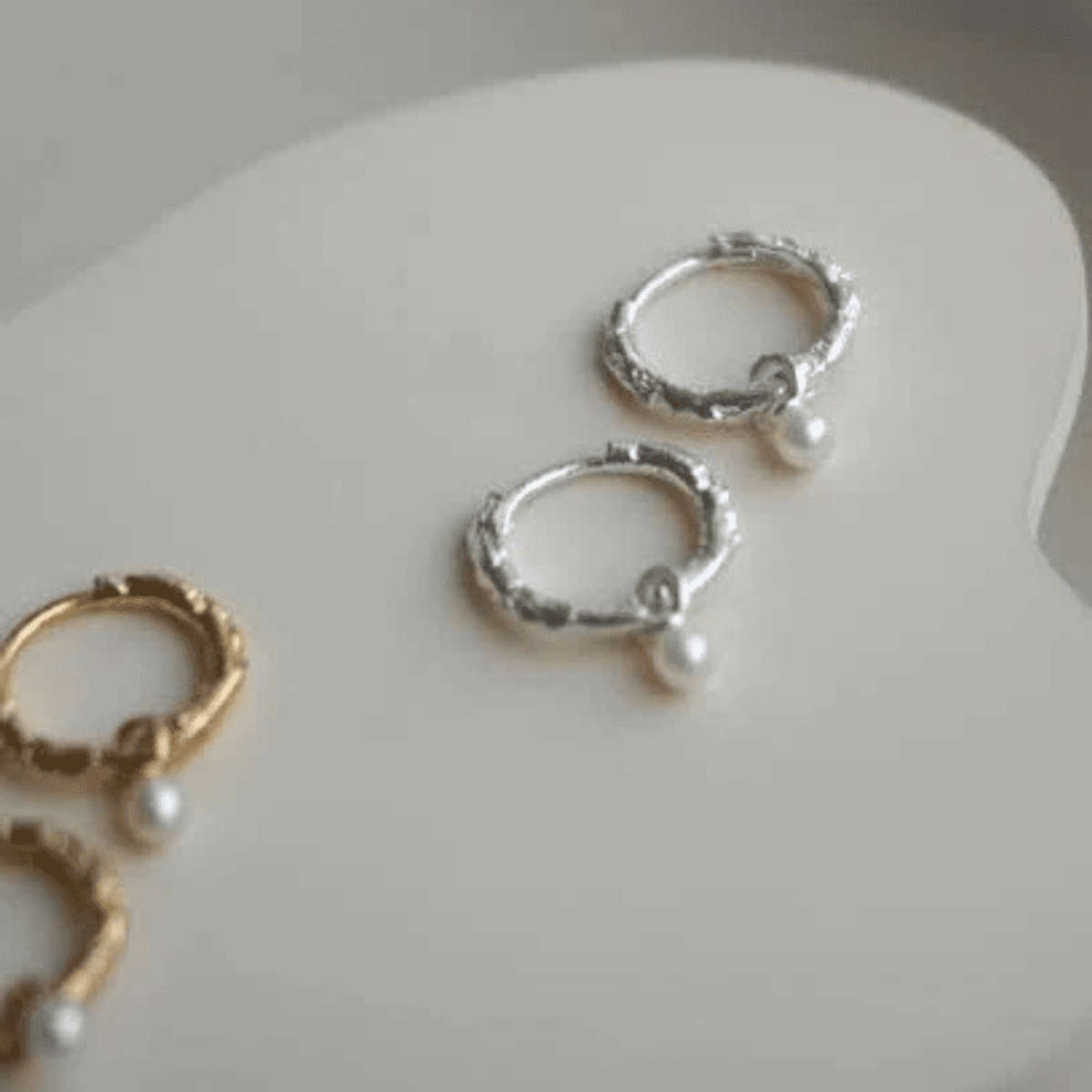ENAMEL bell perle hoops - sølv