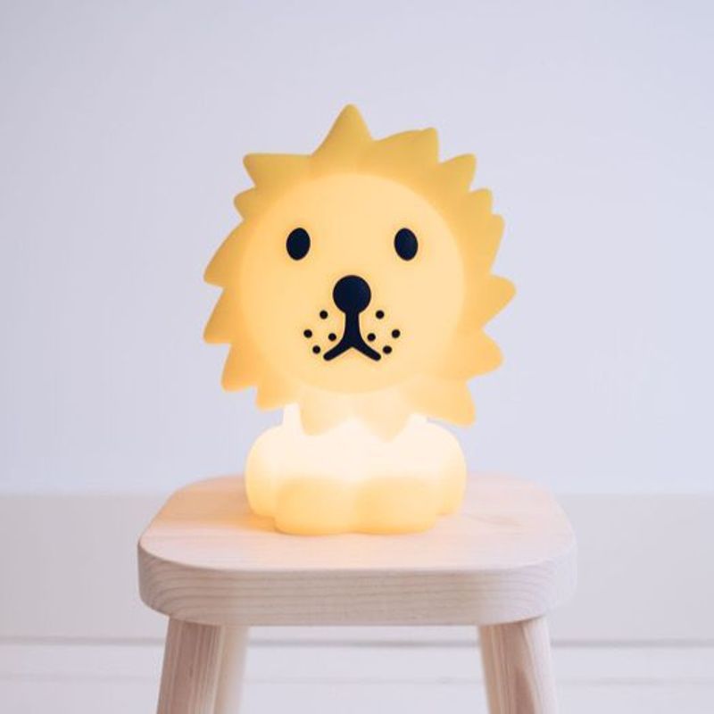 Lion first light